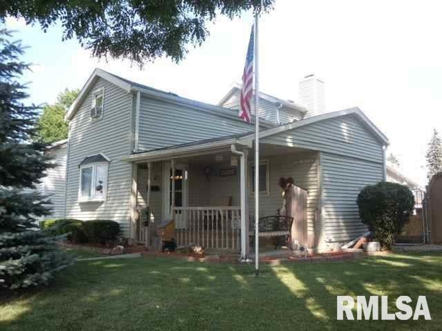 412 S Chicago St, Lincoln, IL 62656 - photo 1