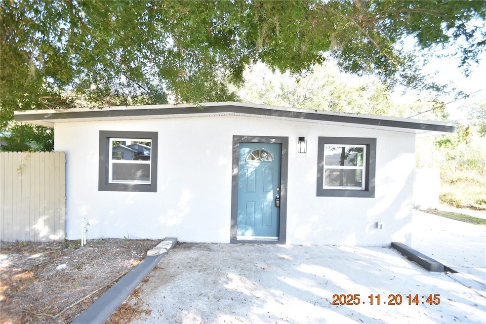 825 Lincoln Ave, Tarpon Springs, FL 34689 - photo 1