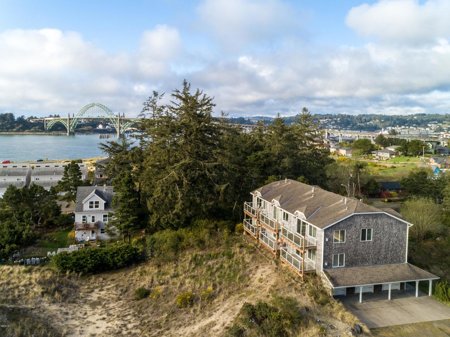 322 SW 30th St, Unit 2 - Newport, OR
