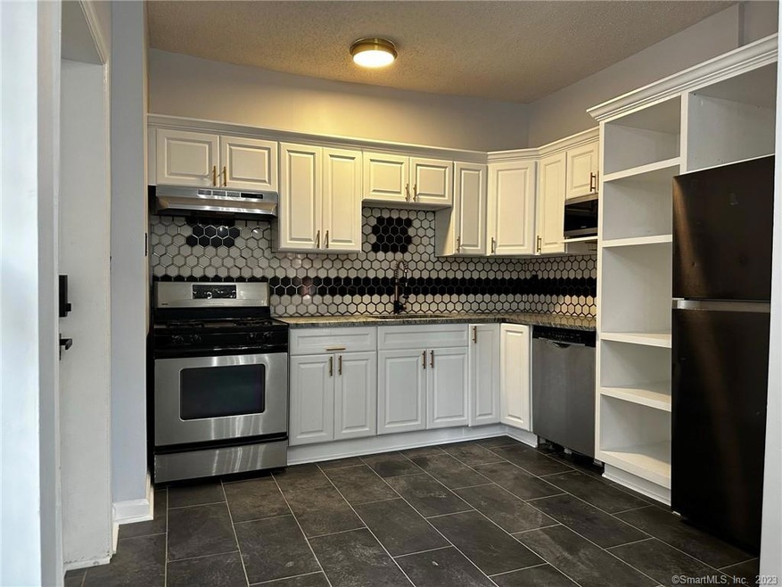 63 Seyms St unit 1, Hartford, CT 06120 - photo 1