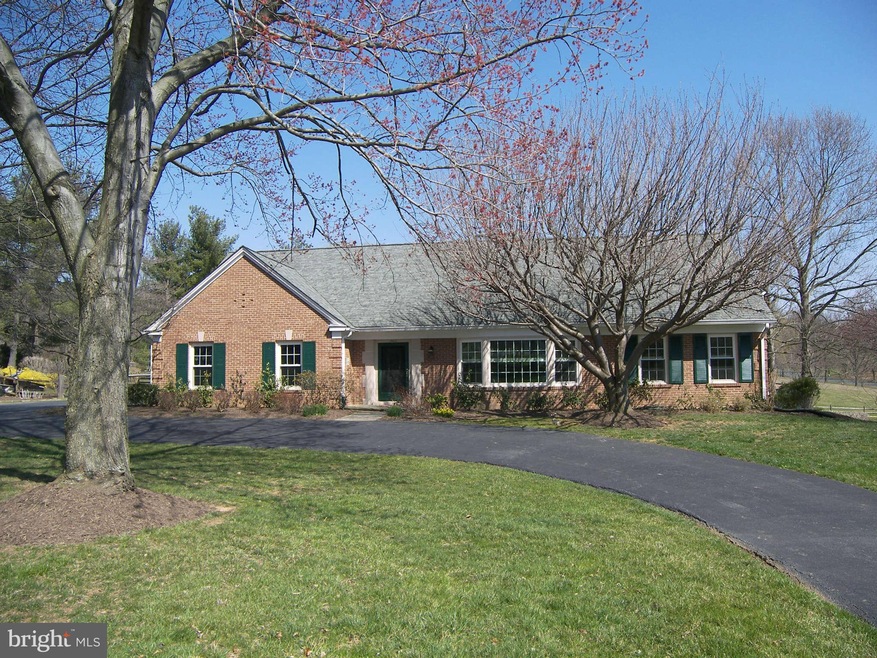 14821 Spring Meadows Dr, Germantown, MD 20874 - photo 1