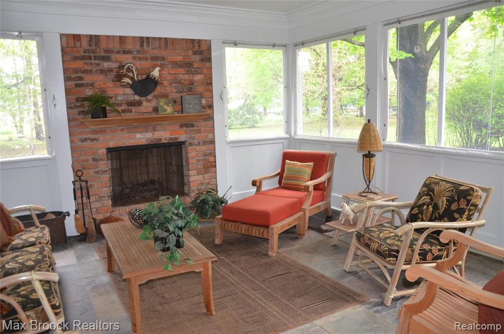 5771 Snowshoe Cir, Bloomfield Hills, MI 48301 - photo 1