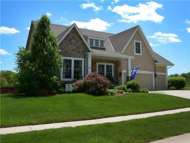 6101 Lakecrest Dr, Shawnee, KS 66218 - photo 1