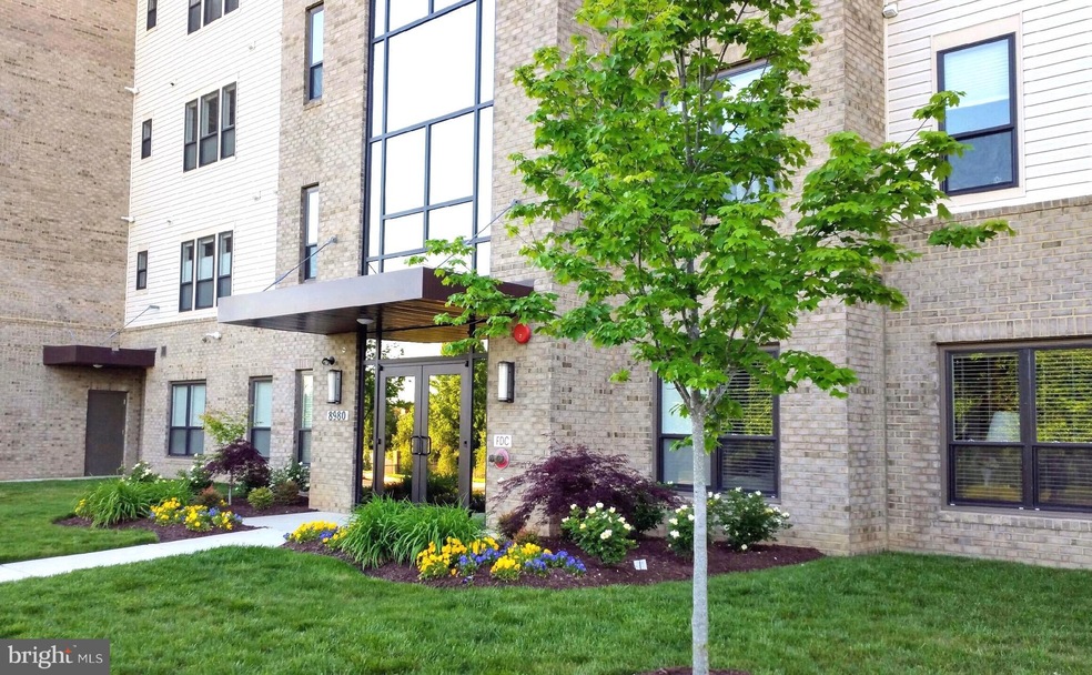 8980 Fascination Ct unit 212, Lorton, VA 22079 - photo 1