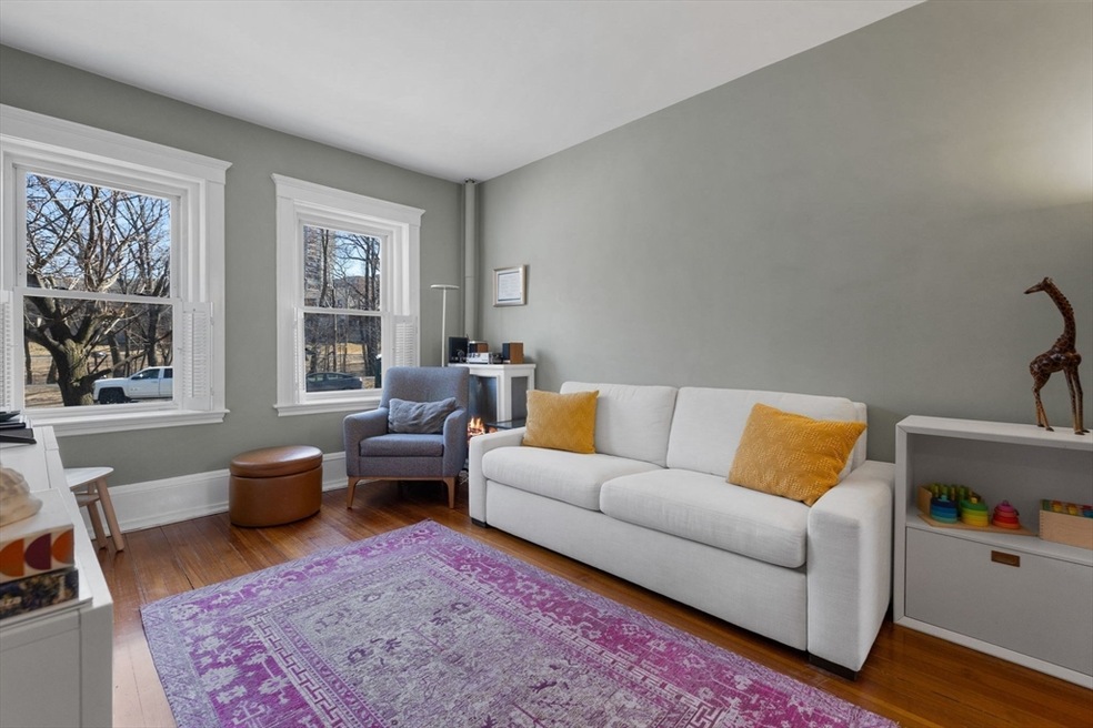 6 Parkway Rd unit 1, Brookline, MA 02445 - photo 1