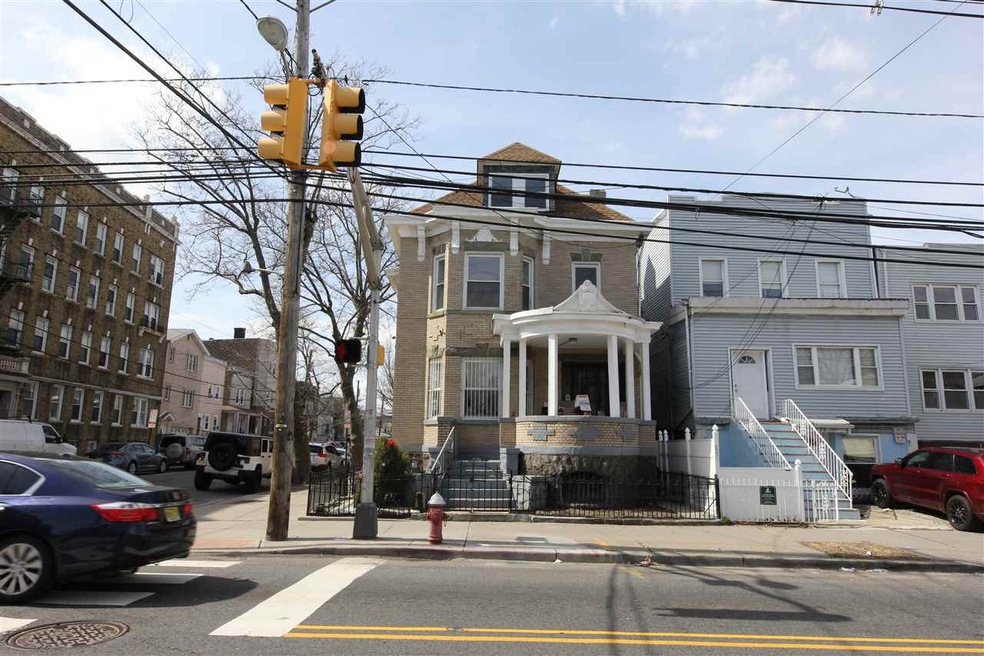 977 Summit Ave, Jersey City, NJ 07307 - photo 1