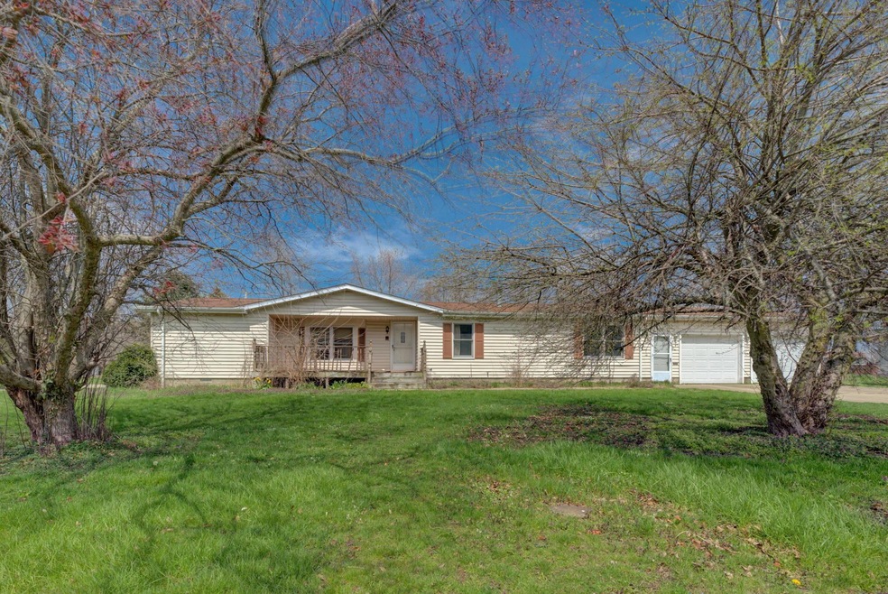 201 Walnut St, Three Oaks, MI 49128 - photo 1