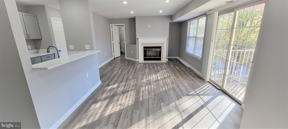 9805 Lake Pointe Ct unit 302, Upper Marlboro, MD 20774 - photo 1