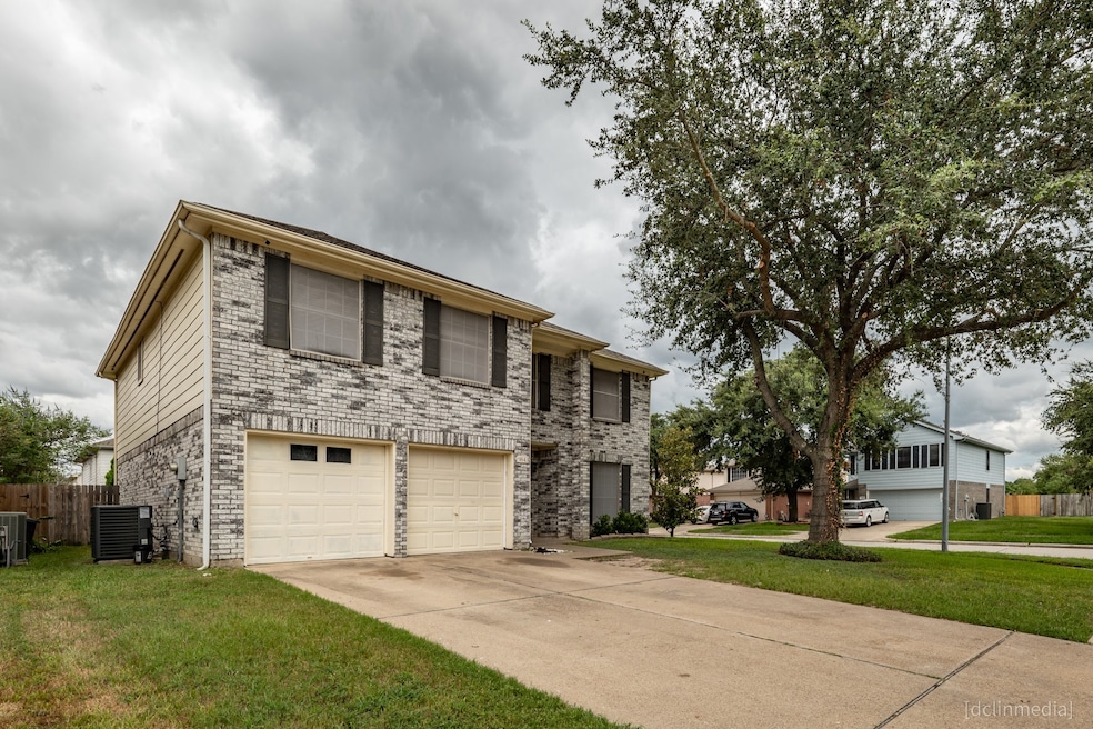 9843 Blaine Lake Dr, Houston, TX 77086 - photo 1