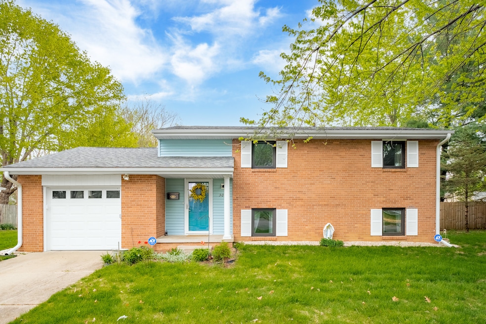 3023 Fairlawn Dr, Columbus, IN 47203 - photo 1