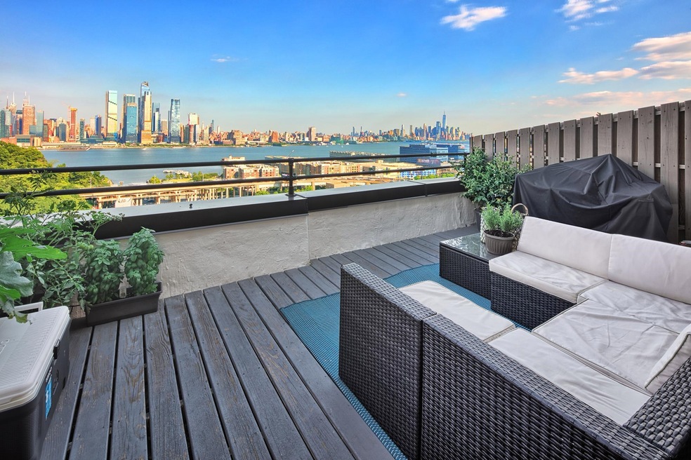 Gregory Commons Condominiums unit CPH3, Weehawken, NJ 07086 - photo 1