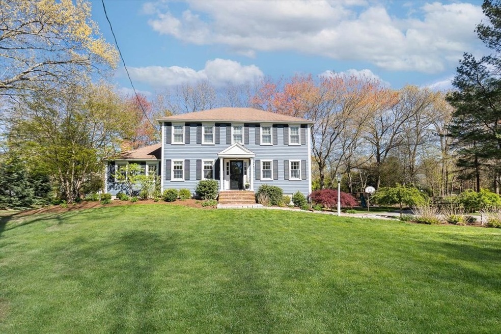 8 Stonegate Ln, Hingham, MA 02043 - photo 1