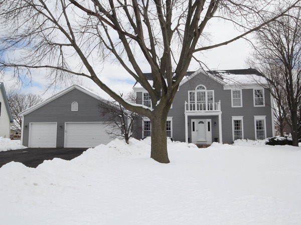 411 Appollo Ct, Wheaton, IL 60189 - photo 1