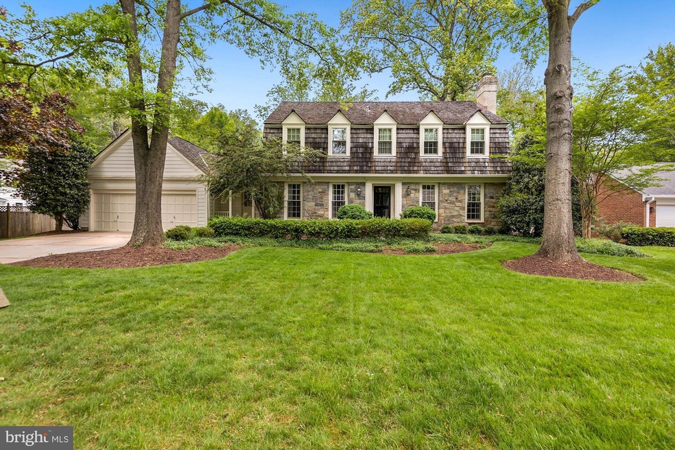 8104 Hackamore Dr, Potomac, MD 20854 - photo 1