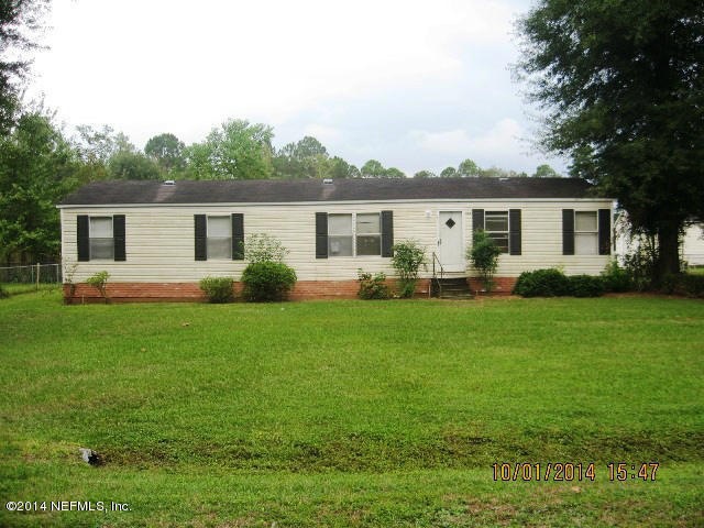 464 W Railroad Ave, MacClenny, FL 32063 - photo 1