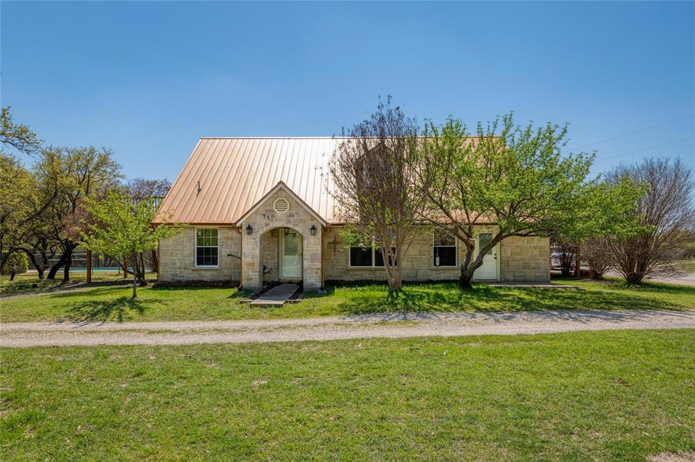 671 Woodhaven Dr, Springtown, TX 76082 - photo 1