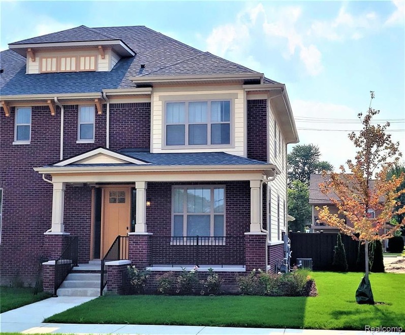 Large front porch & private entry - model picture