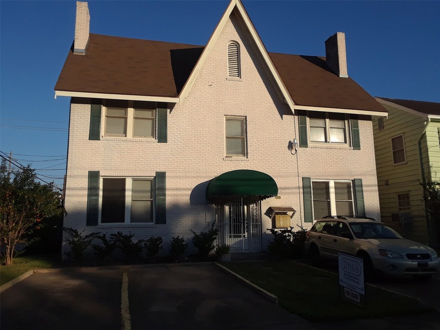 2001 Brun St unit 2, Houston, TX 77019 - photo 1