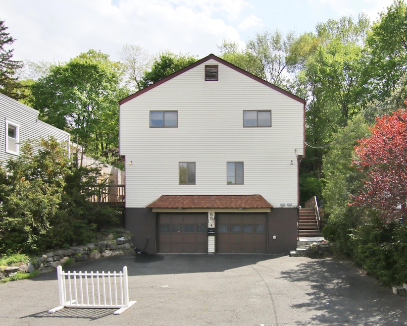 55 Pemberwick Rd unit 1, Greenwich, CT 06831 - photo 1