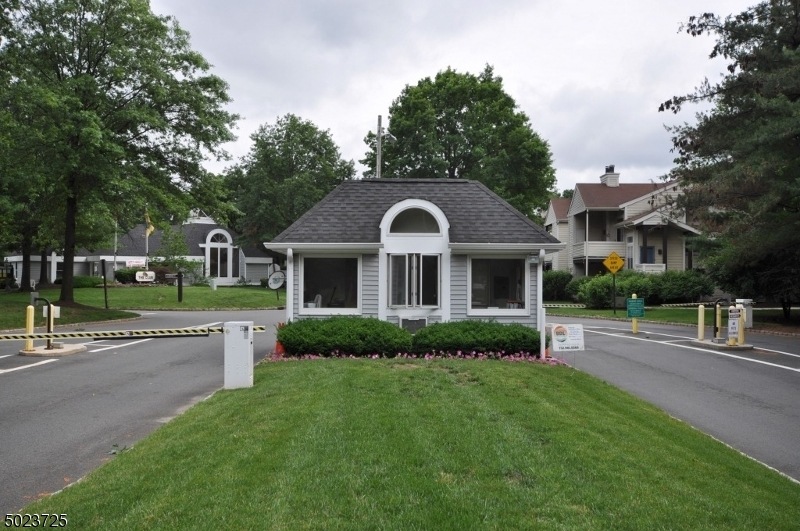 531 Clubhouse Ct unit 9, Union, NJ 07083 - photo 1