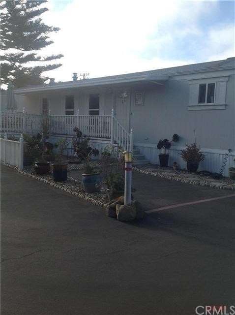 This is a very cozy newer mobile home in Silver Ci