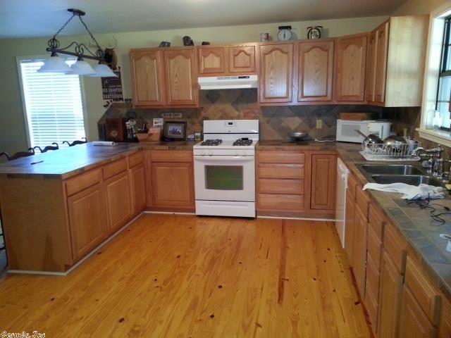 449 Tyler Rd, Wilburn, AR 72179 - photo 1