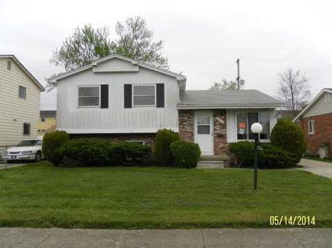 1214 Lillian Dr, Flint, MI 48505 - photo 1