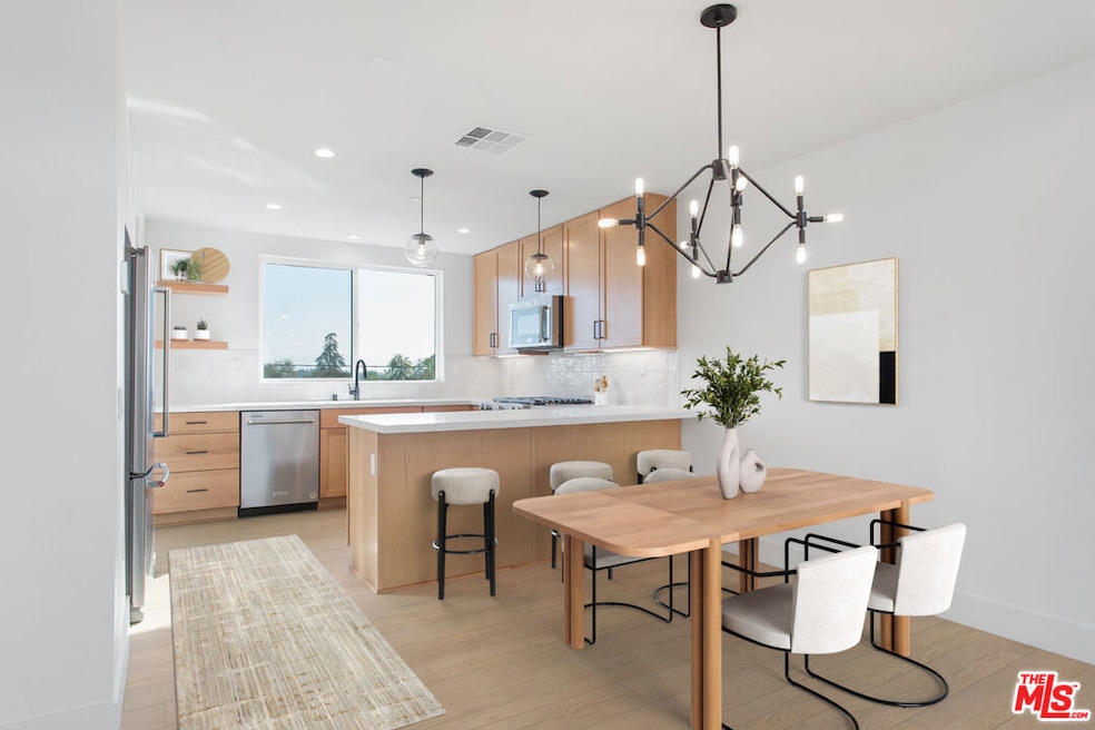 11218 W Lyon Ln, Los Angeles, CA 91606 - photo 1