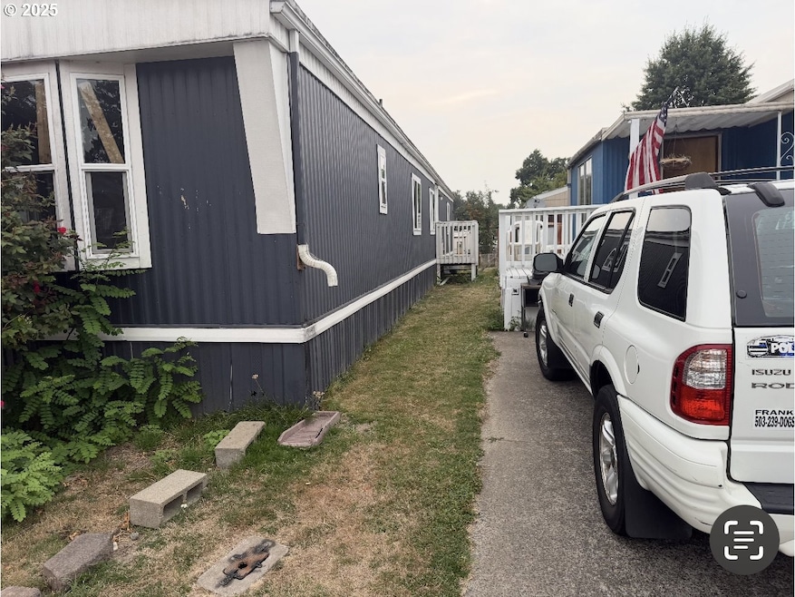 9000 NE M l King Blvd unit 88, Portland, OR 97211 - photo 1