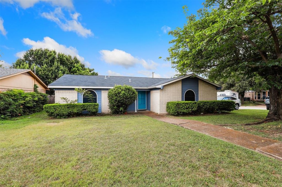 3813 Cibolo Dr, Fort Worth, TX 76133 - photo 1