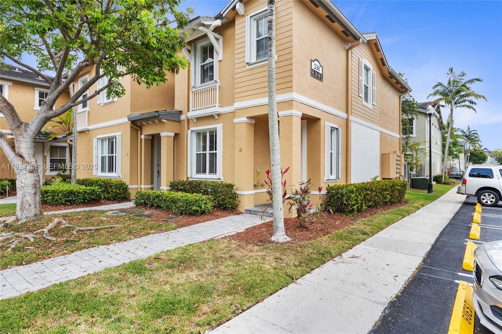 230 SE 29th Ave unit 12, Homestead, FL 33033 - photo 1