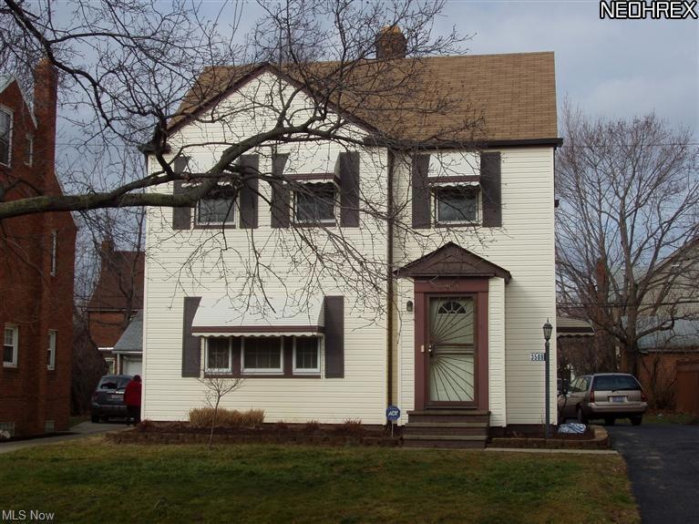 3589 Berkeley Rd, Cleveland, OH 44118 - photo 1