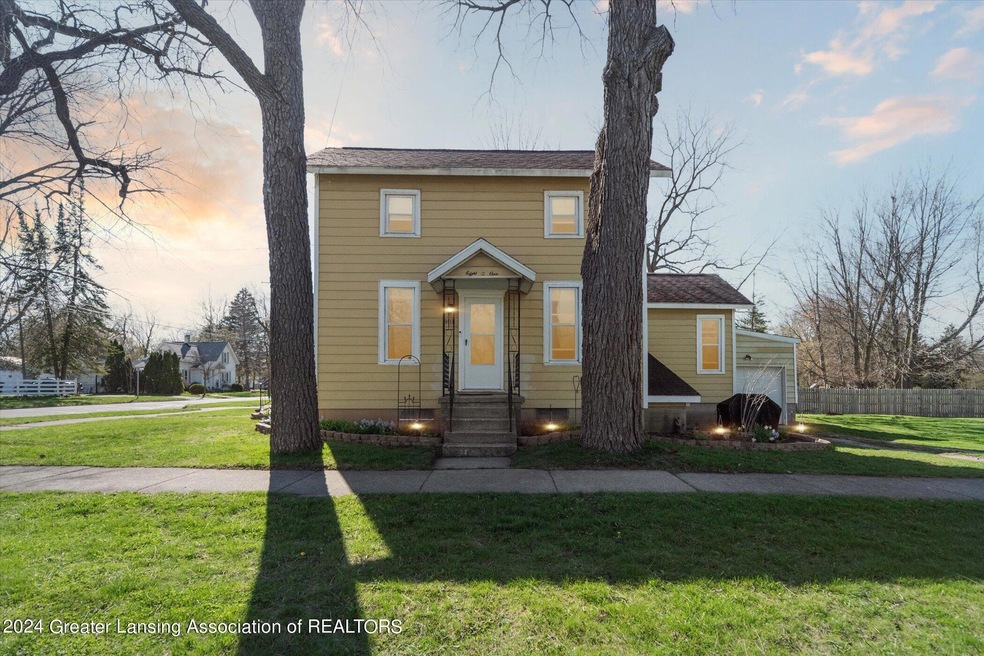 01-801-N-Clinton-Ave-St-Johns-MI-48879-W