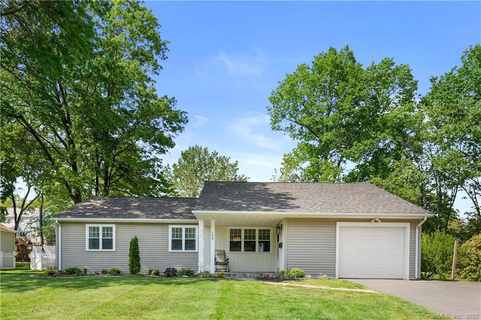 148 Brewster Rd, West Hartford, CT 06117 - photo 1