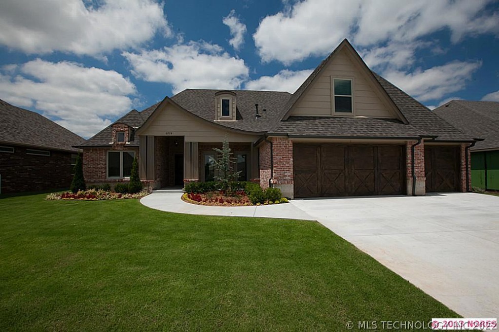 Gorgeous New Construction in Brighton Village! Exc
