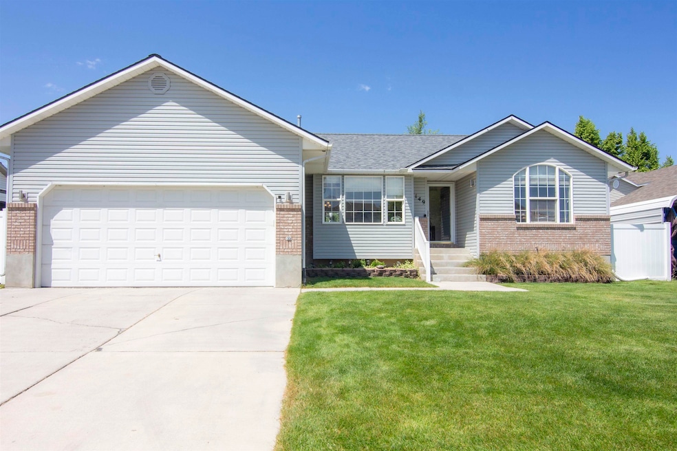 For Sale $425,000 • Co-Listing Agent