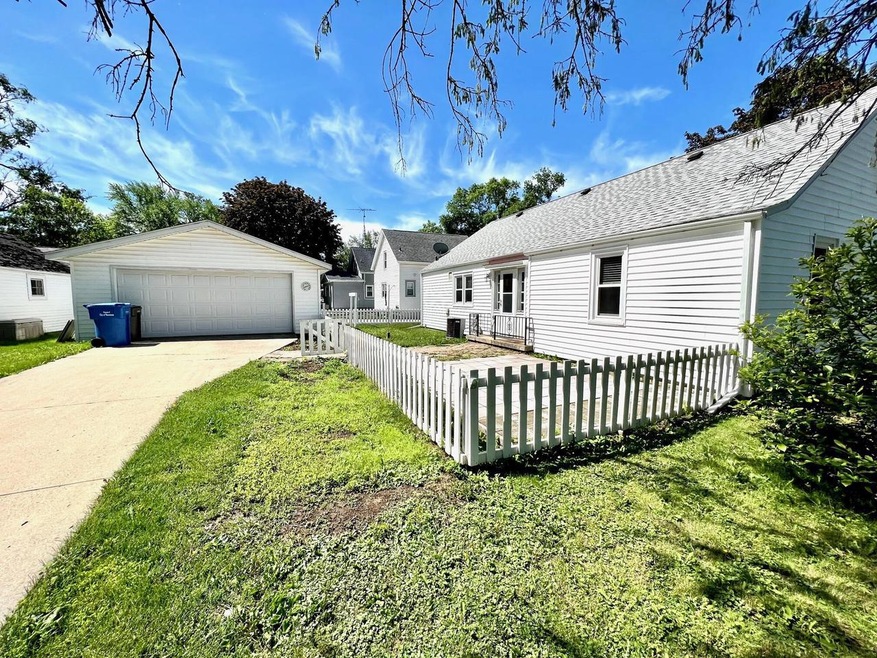 1111 Dakota St Pic 27