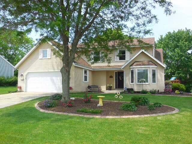 W154N7737 Pheasant Ln, Menomonee Falls, WI 53051 - photo 1