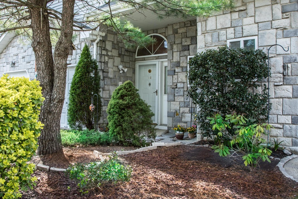 Come see this adorable condo