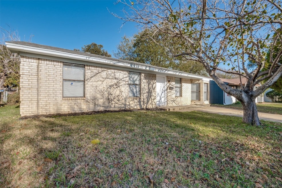 3919 Mehalia Dr, Dallas, TX 75241 - photo 1