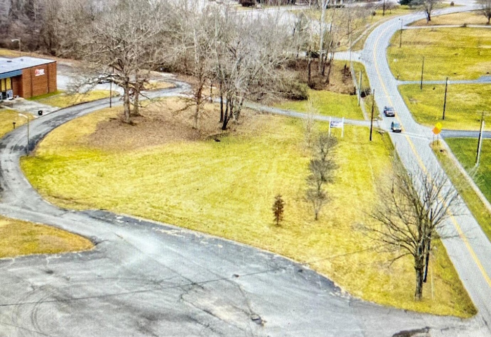 9999 W 5th St, London, KY 40741 - photo 1