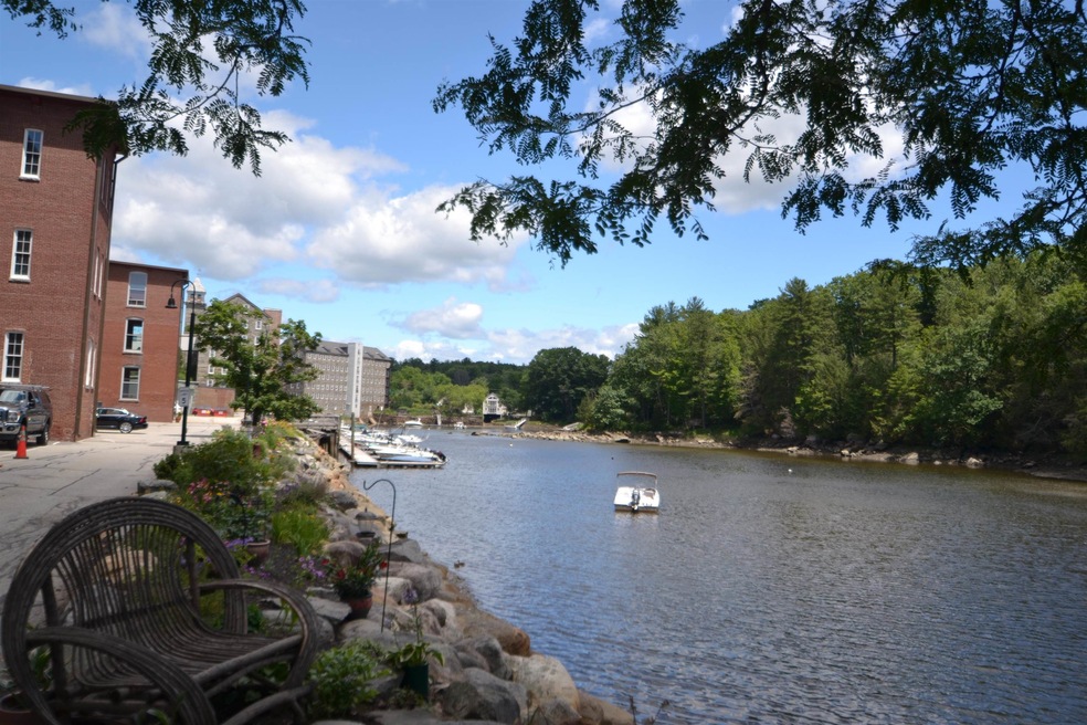 Rivermoor Landing unit 20, Newmarket, NH 03857 - photo 1