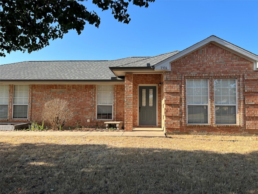 1316 Inlet Dr, Azle, TX 76020 - photo 1