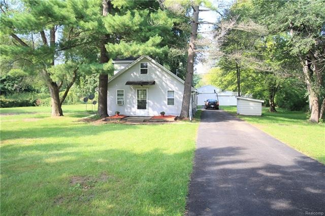 12265 N Elms Rd, Clio, MI 48420 - photo 1