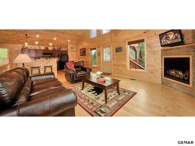 910 Mcmakin Way, Pigeon Forge, TN 37863 - photo 1