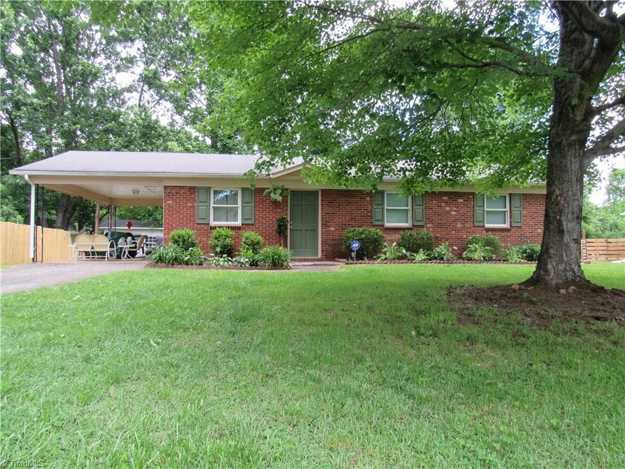 341 Ridgecrest Dr, King, NC 27021 - photo 1