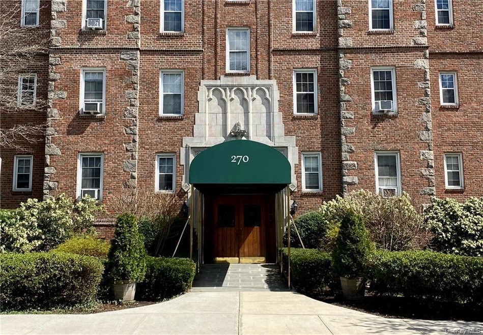 270 Bronxville Rd unit B34, Bronxville, NY 10708 - photo 1
