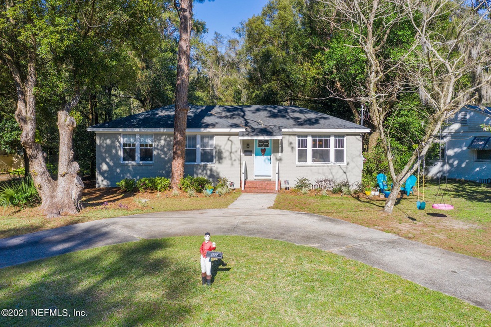 1577 Peachtree Cir N Edit-2