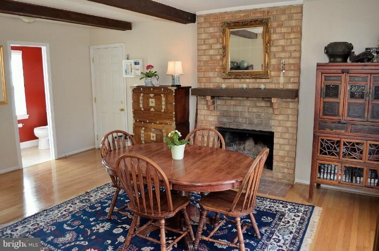 10207 Marshall Pond Rd, Burke, VA 22015 - photo 1