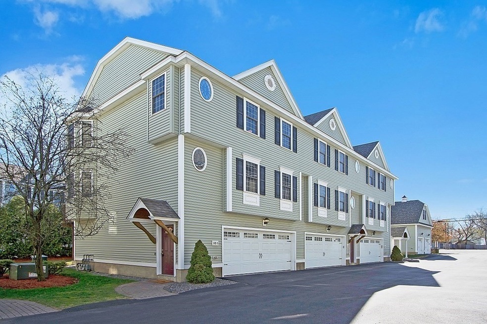 118 Smith St unit 3, Lowell, MA 01851 - photo 1